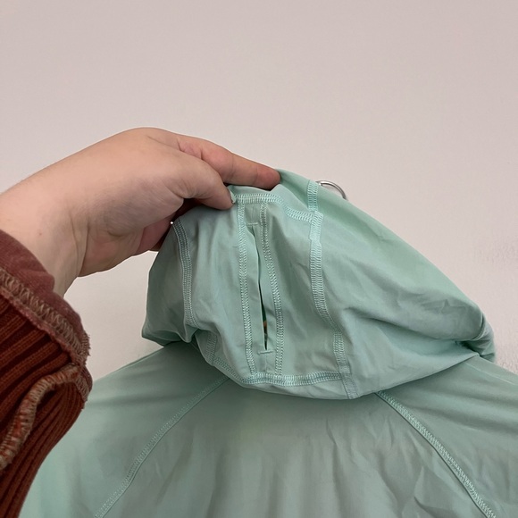 Lululemon Runbeam Mint Athletic Hoodie Size 2 - Picture 9 of 9